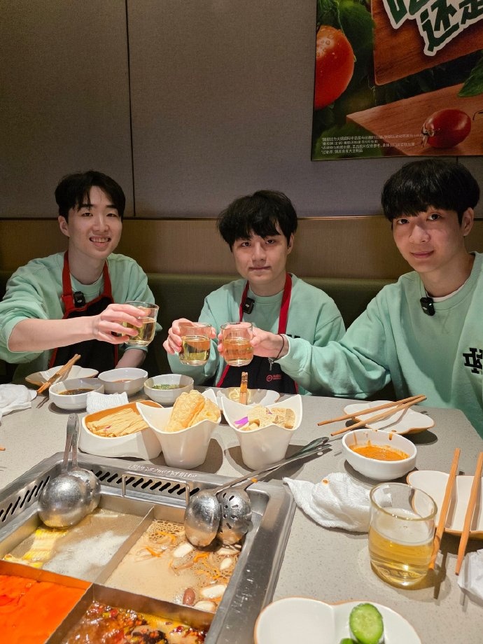 DK三人组聚餐:由衷感谢安排周全的Riot/LCK/LPL以及中国安保人员