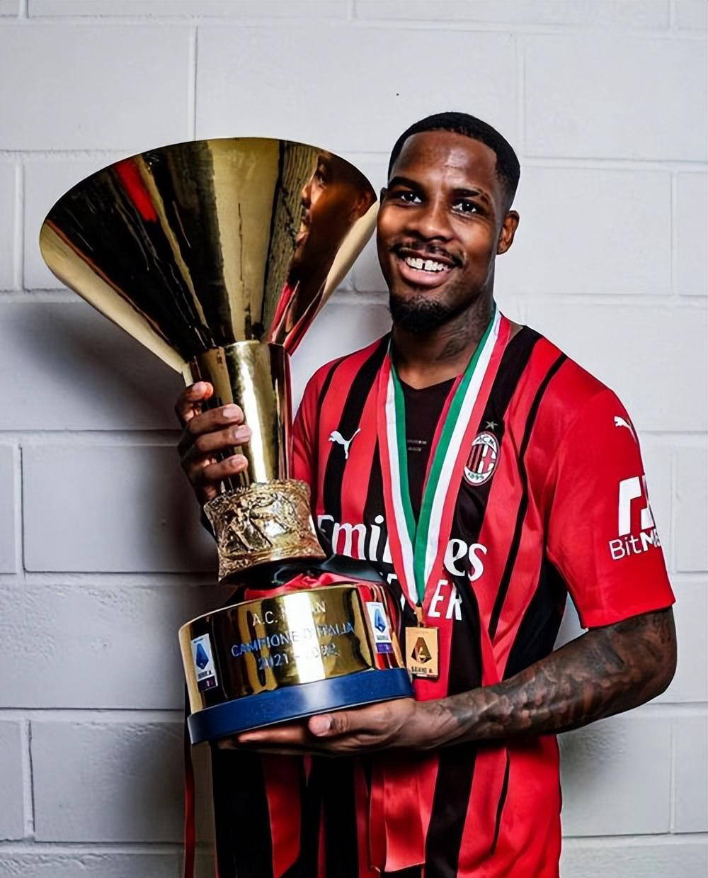 他们是球队基石！米兰队长续约完成，塔雷正加速与三大主力商谈合同