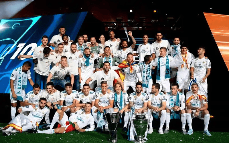 欧冠巅峰对决：皇马VS曼城 宿敌再遇，伯纳乌上演攻防终极博弈！