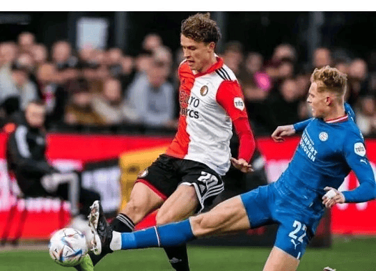 费耶诺德VS阿贾克斯：荷甲争冠生死战，谁能笑傲“飞燕德比”？